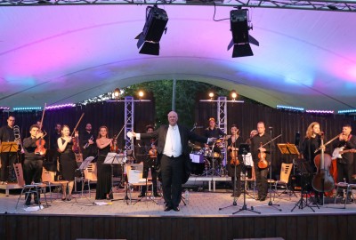 03.03.2023 - Orchester auf Seebühne 2022-2 - Orchester auf Seebühne 2022-2.jpg - AllgemeinFoto.JPG